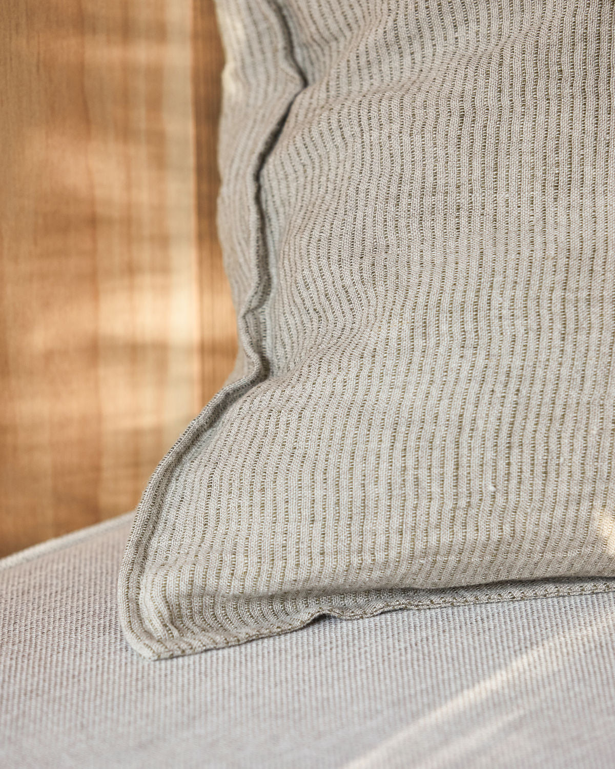 LINEN CUSHION GREEN