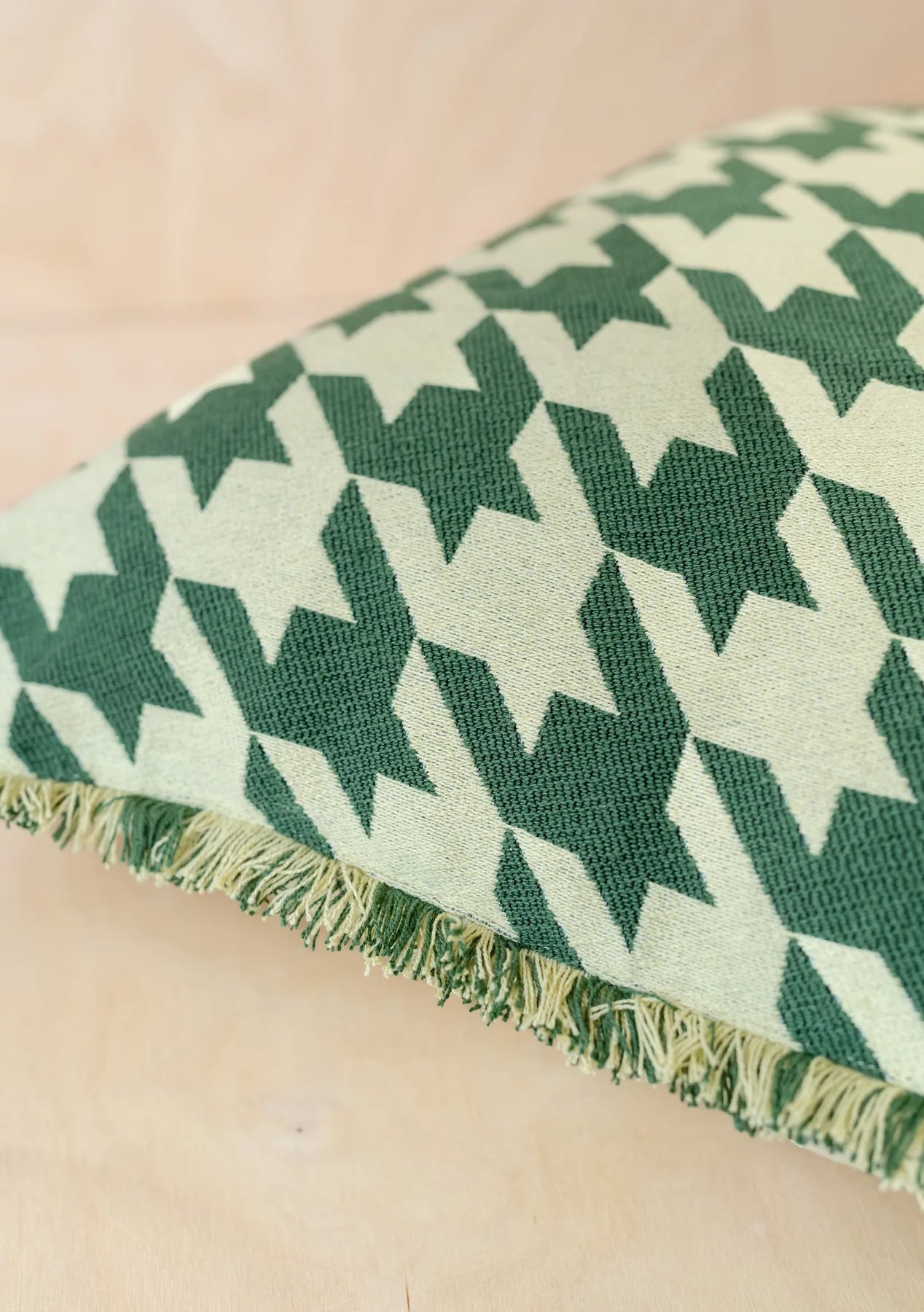 COTTON CUSHION - GREEN HOUNDSTOOTH